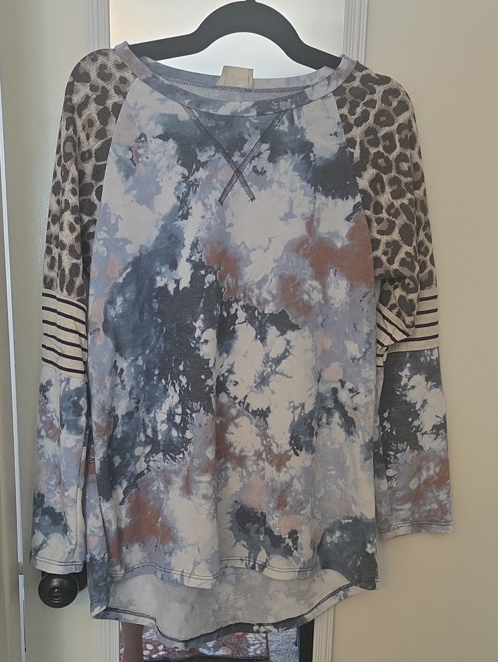 Lovely Melody Tie-Dye Raglan Top with Leopard Sleeves - M